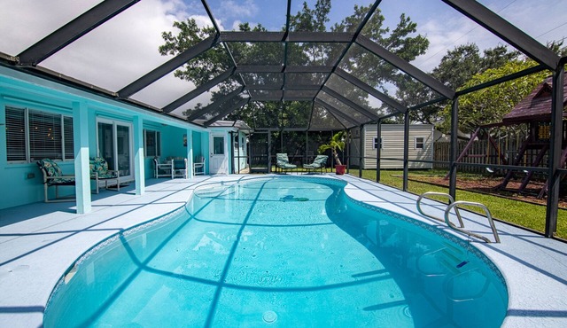 Beachside 4BR 3BA, Chef’s Kitchen, Heated Saltwater Pool, No Smoking, one level