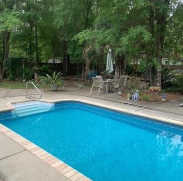 Beautiful 1BR Apt, Near Beach, Kitchenette, Bath, LR
