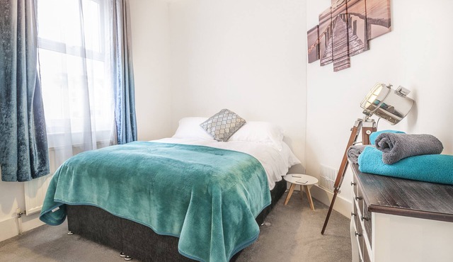Beautiful Central Exeter Apartment 5 min walk quay