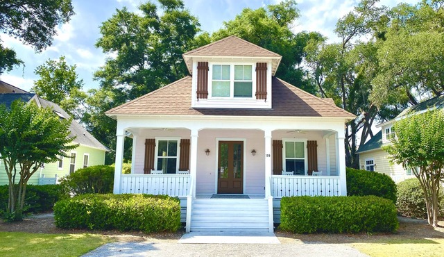Beautiful Cottage on Hilton Head Island, Pink