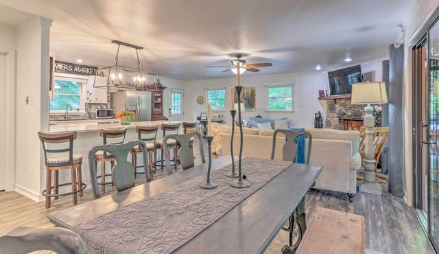 Beautiful Connestee Falls Home w/Porch in Brevard