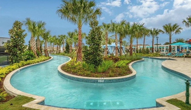 Beautiful Townhome With Splash Pool and Game Room!