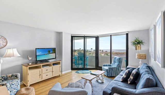 Beautiful, well maintained condo + Free Attraction Tickets!