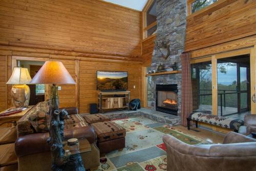 Blissful Bears Mountain · Blissful Bear Cabin, Long Range View 2