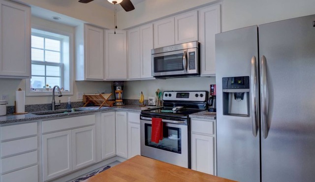 Blue Bottoms Duplex- 2 Bdr. Lower Unit with Outdoor Living Space