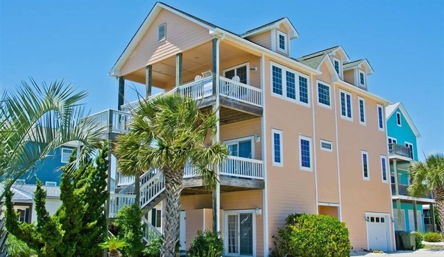 Blue Whale, Almost Oceanfront House in Emerald Isle, NC!