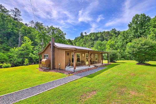 Bonfires & BBQs! Creekside Retreat in Marshall