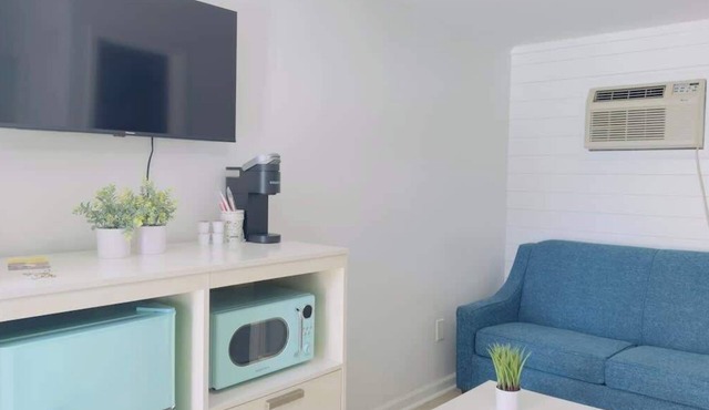 Boutique on the beach, Studio #106 + Pool