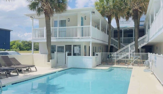 Boutique on the beach, Studio #123 + Pool