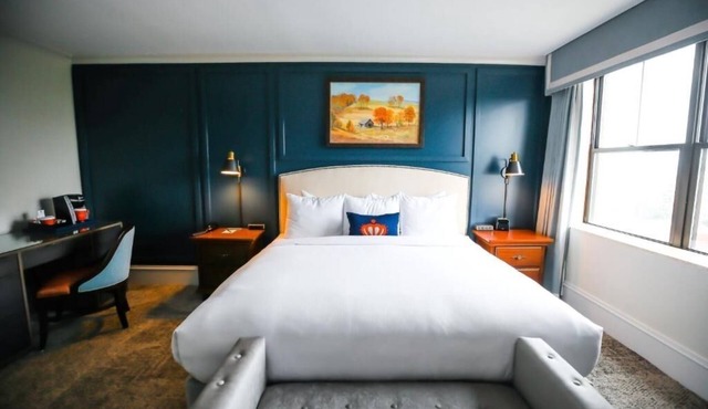Boutique Stay Near Charlotte Convention Center and Local Attractions