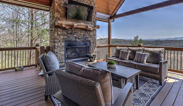 Branch Oak Manor - Million Dollar Views | Hot Tub | Fire Pit