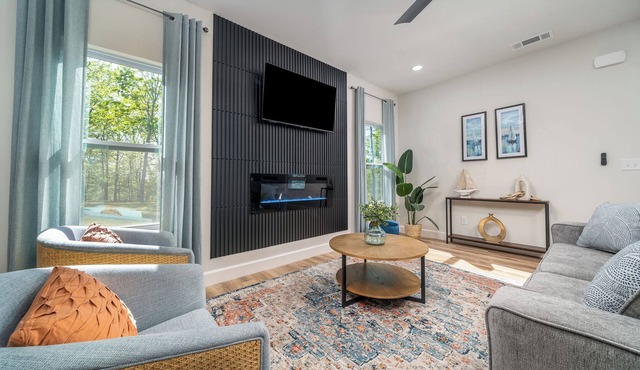 Brand new 3 bd home - 10 mins from Downtown Gainesville