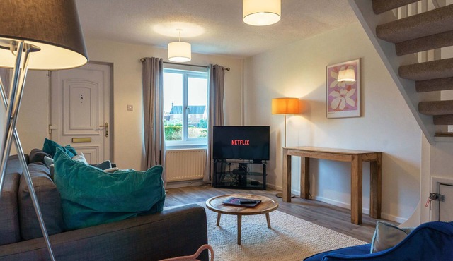 Burden close two bedroom house with garden