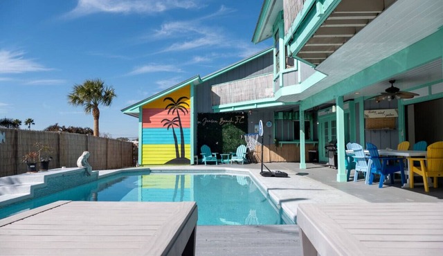 Casa Linda: Pool, Arcade & Sun Decks