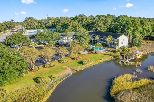 Charleston Creekside Inn