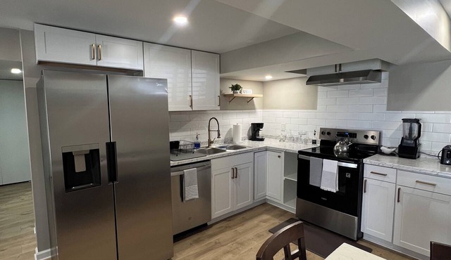 Charming 2-bed, 2 full bath lower level studio with WiFi, AC in Ardmore