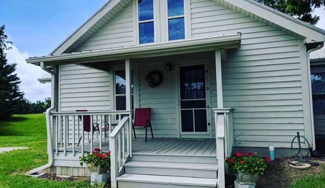 Charming 2 bedroom cottage