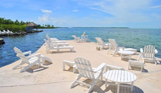 Charming 2-bedroom open water view home in Islamorada, perfect for 6 guests.