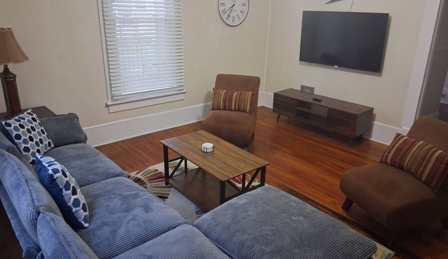Charming 4BR Historic Home near Downtown & Duke, Spacious & Stylish