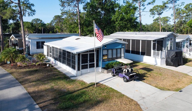 Charming Cottage on the Corner, fitness center, in Sun Outdoors, Sarasota