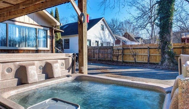 Charming historic house with 3 Bedrooms. Minutes from Dollywood!