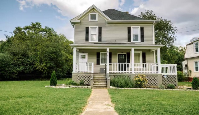 Charming Roanoke House