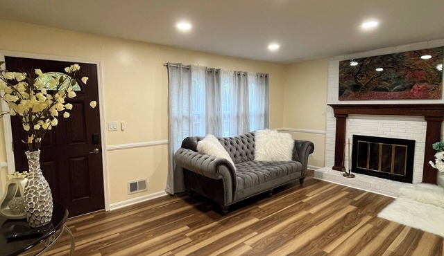 Charming spacious 3-bedroom house with WiFi and patio