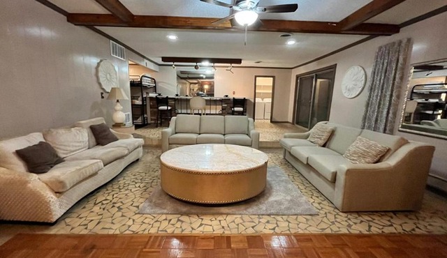 Chic Very Large Home Near Downtown Beale Street