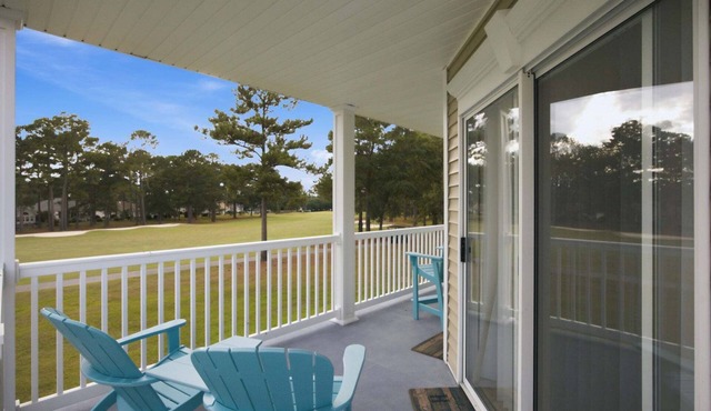 Coastal Condo with outdoor pool and golf courses nearby