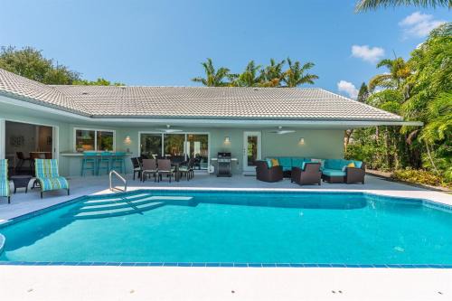Coconut Canal Hideout Waterfront Private Oasis