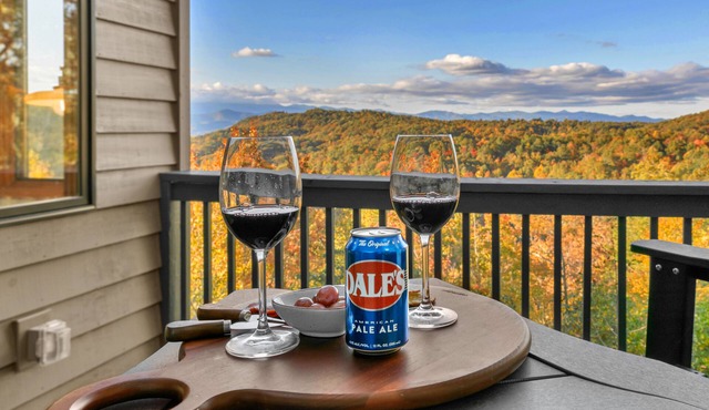 Connestee Falls Amazing Mountain Views Sauna Hot Tub Peloton Sleeps 12