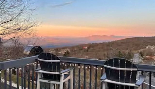Cool Mtn Escape - Hike & Bike - Mtn Views - Hot Tub