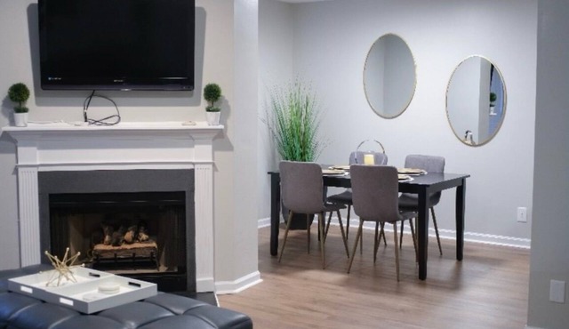 Cozy 2-bedroom condo with WiFi, AC very close to Golf!