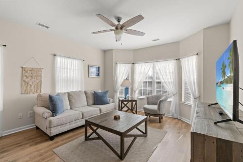 Cozy 2BR Turnberry Villa Pool and Tennis