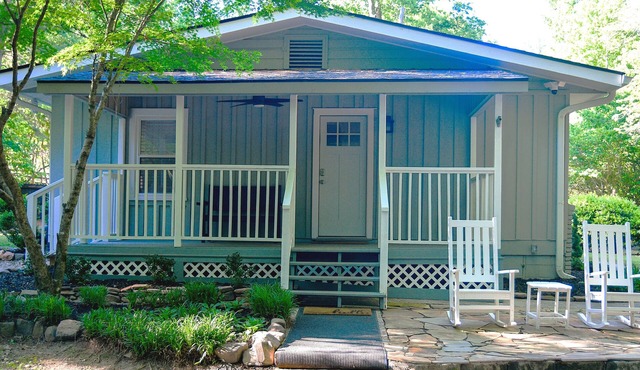 Cozy Convenient Cottage with Luxury Accommodations