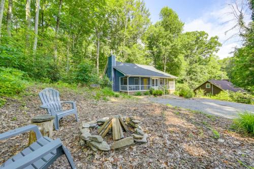 Creek View + Hot Tub: Woodsy Maggie Valley Cottage