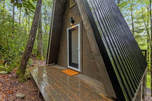 Creekside - Camping Cabin Retreat - RRG KY