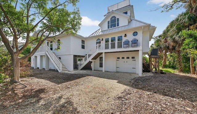Crow's Nest: Stunning Sanibel Island Oasis Steps to the Gulf!