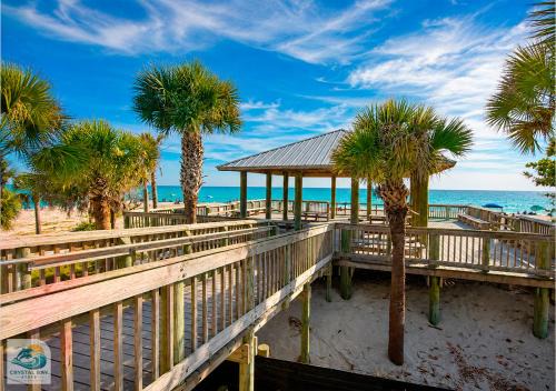 Crystal Bay Stays a stylish 2BR 2BA coastal getaway to 7 min to drive to Beach