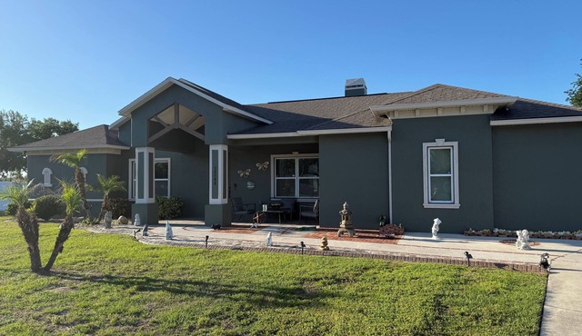 Cul-de-Sac Home – 1.28 acres – Tampa & Brandon