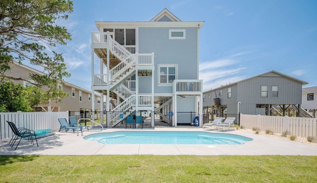 Down The Shore: Gorgeous, Updated Home with Pool