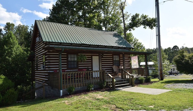 Dragonfly Retreat | 2BR Cabin Near Laurel River Lake & Cumberland Falls