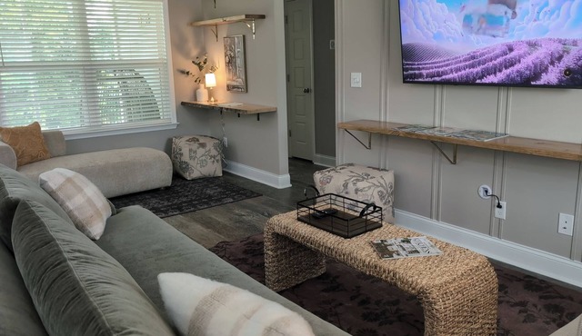 Elegant & Cozy home near Robins AFB and Perry!