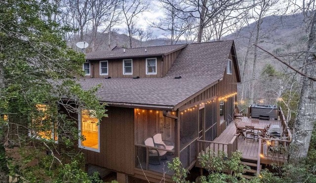 Experience luxury at Deer Creek Lodge