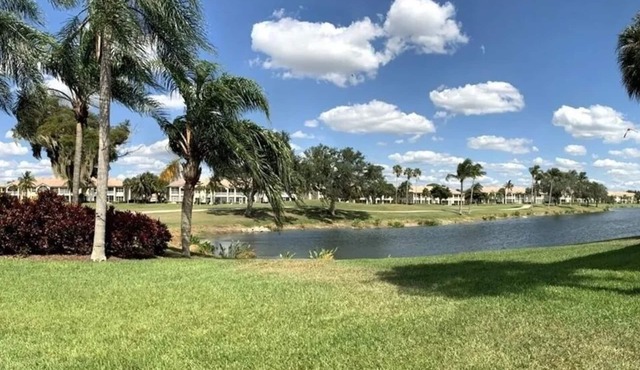 Fall Country Club Golf Promotion! 2 Bed/Bath Beautiful Condo in Ft Myers