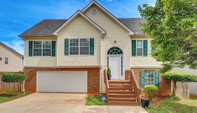 Family-Friendly Home w/Yard in Locust Grove!