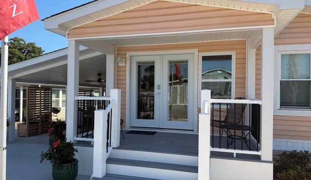 Family-friendly Cottage minutes from the beach. Dogs welcomed- additional fee.