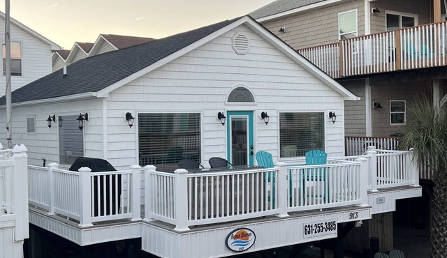Fifth House From The Beach- 2 bdrm-2 bath-Sleeps 8 "Ocean Breeze 913"
