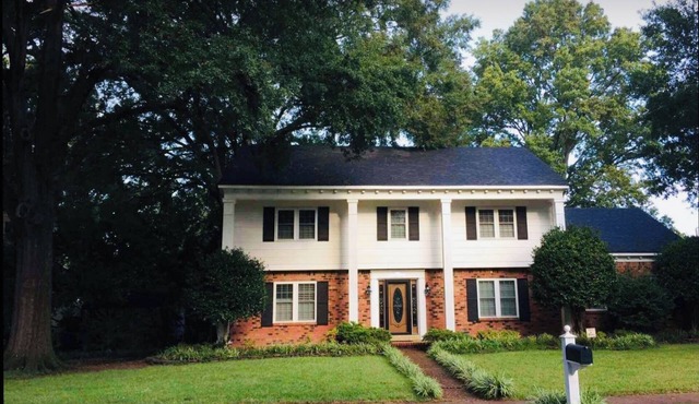 Filmed in movie-Large Quiet 5 BR, 2.5 Bath, 8 beds with King Next to Germantown