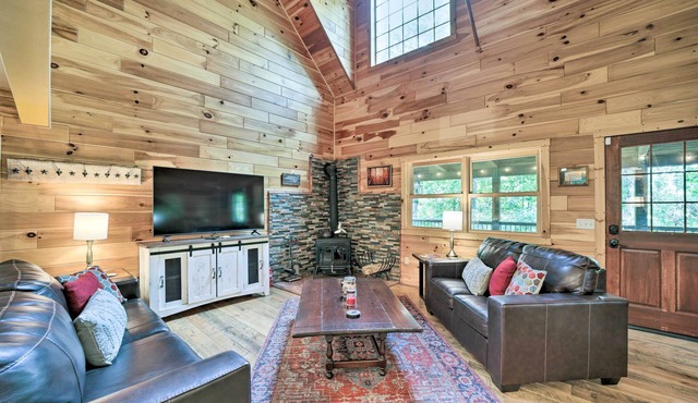 Franklin Cabin Surrounded by Smoky Mountains!